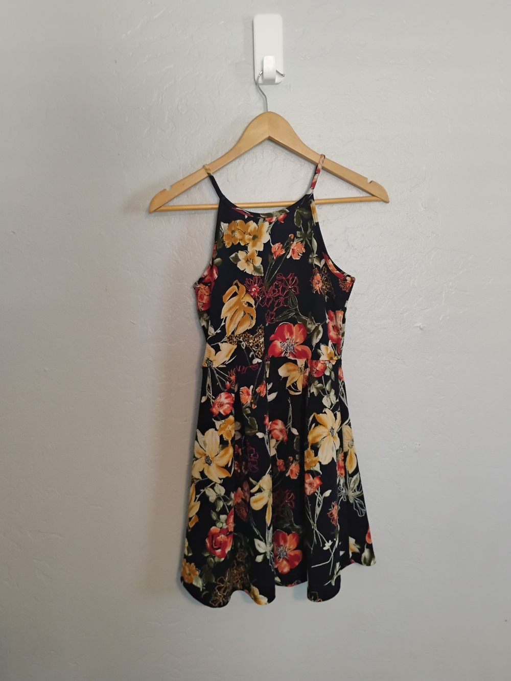 Love Chesley Womens Size M Black Floral Fit & Flare Halter Short Dress